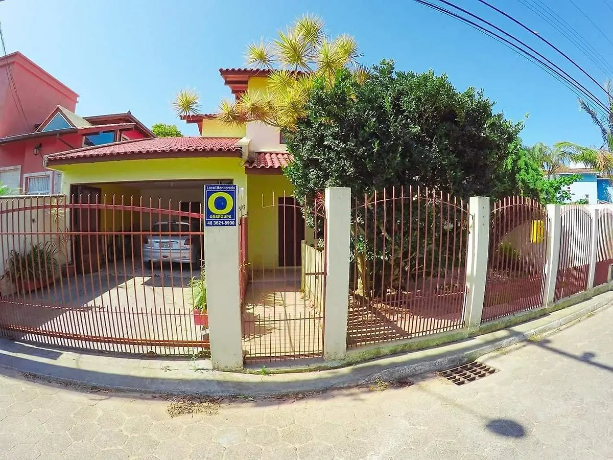 Casa Amarela Hostel Florianopolis Brazil
