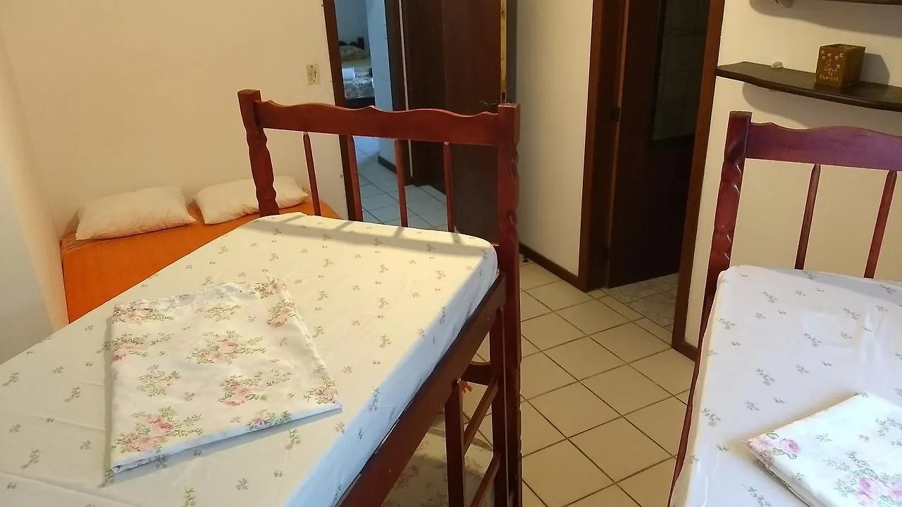 Casa Amarela Hostel Florianopolis Bed & Breakfast